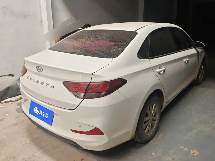 Hyundai Elantra — фото 3