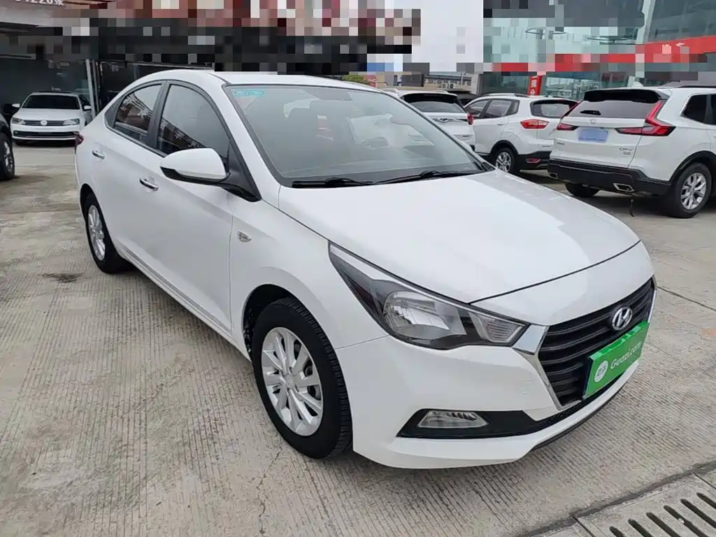 Hyundai Verna — фото 4