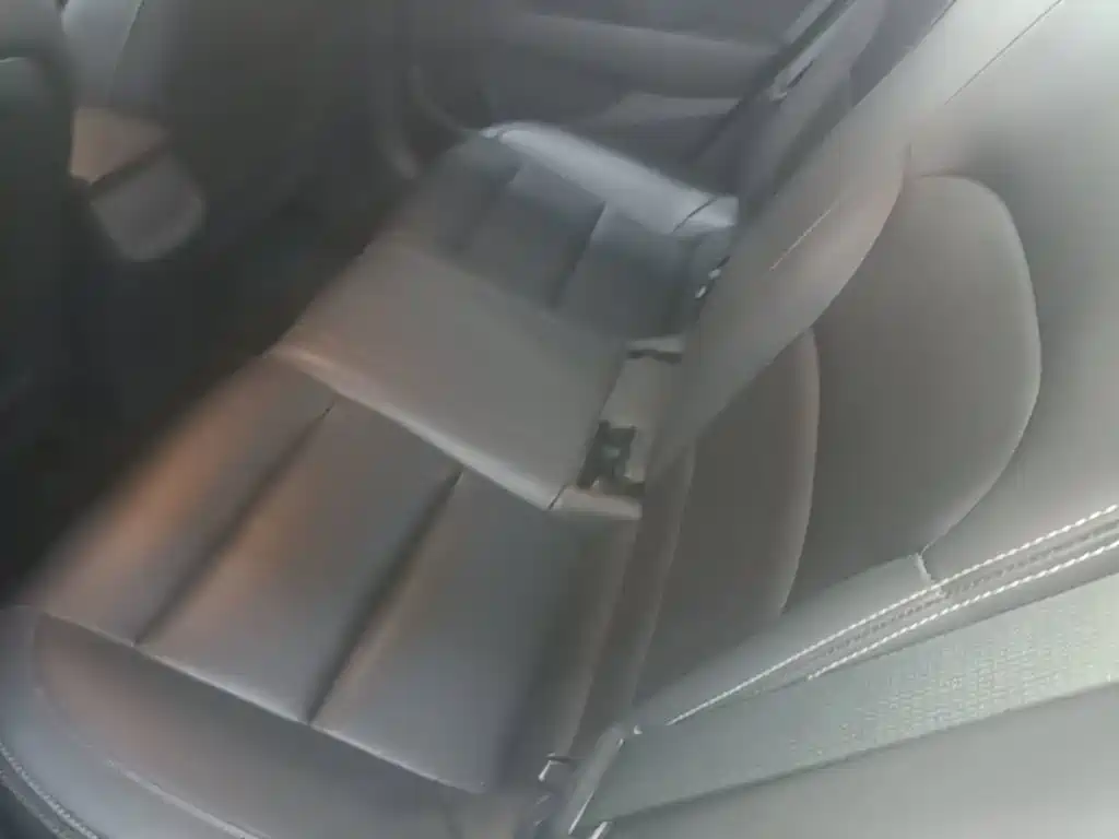 Hyundai Elantra — фото 17
