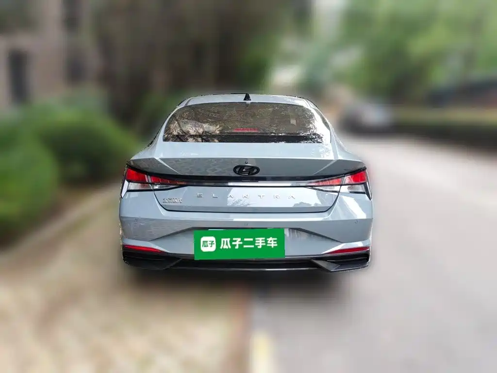 Hyundai Elantra — фото 3