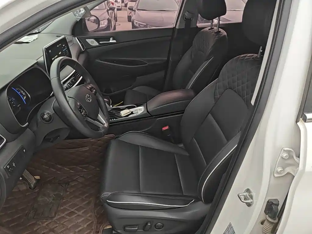 Hyundai Tucson — фото 15