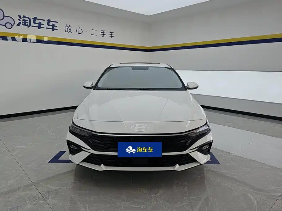 Hyundai Elantra — фото 2
