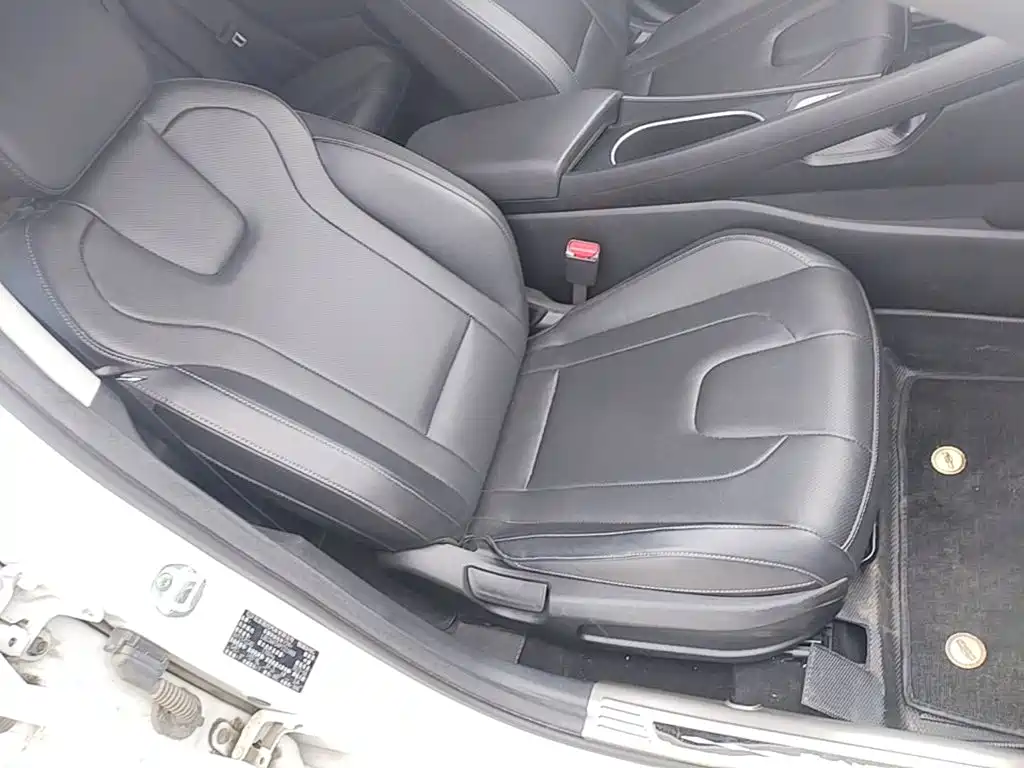 Hyundai Elantra — фото 25