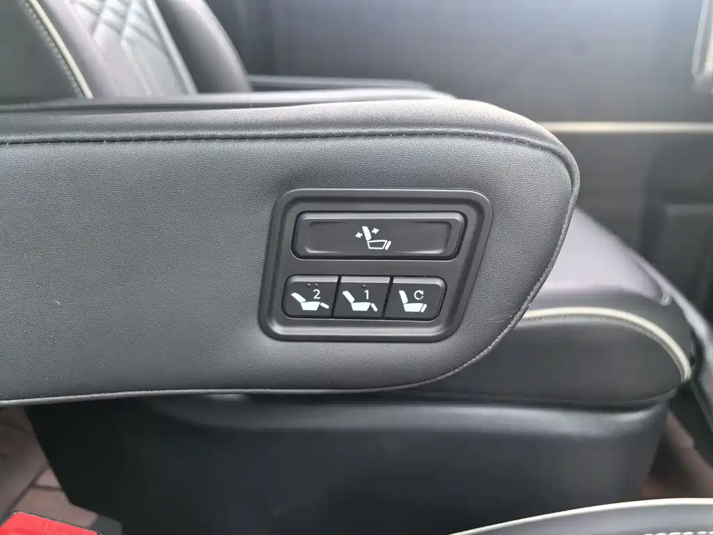 Hyundai Custo — фото 33