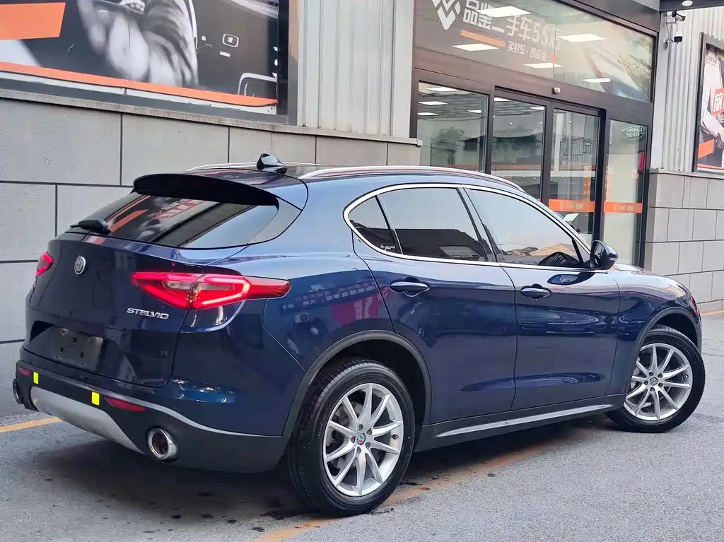 Alfa Romeo Stelvio — фото 2