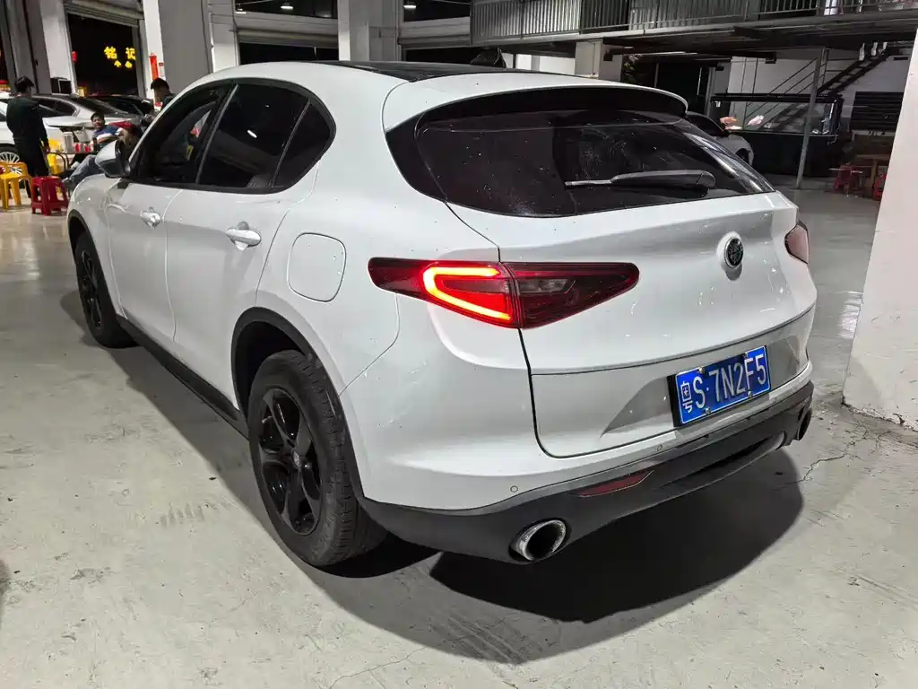Alfa Romeo Stelvio — фото 3