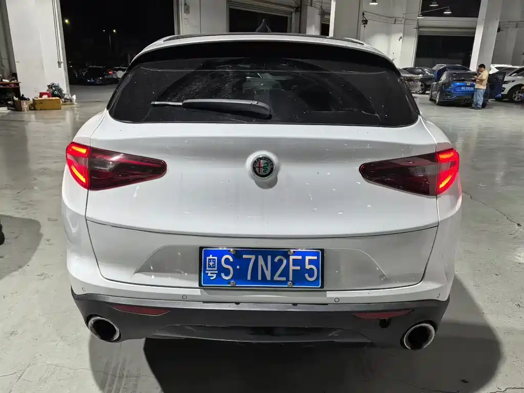 Alfa Romeo Stelvio — фото 5