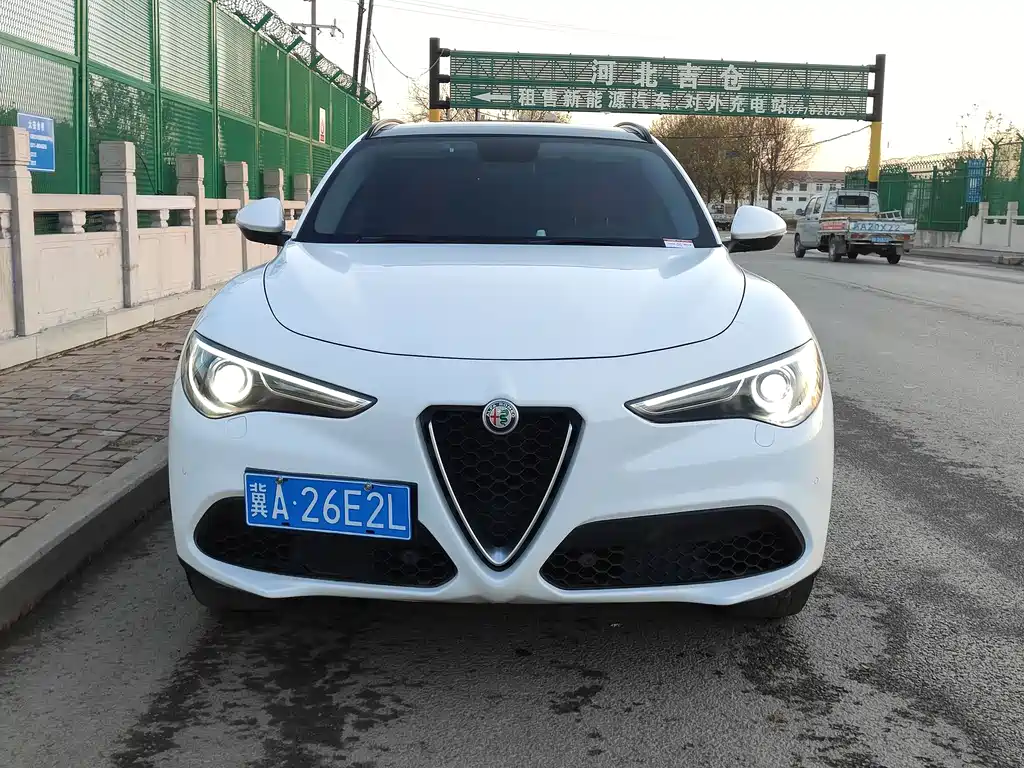 Alfa Romeo Stelvio — фото 3