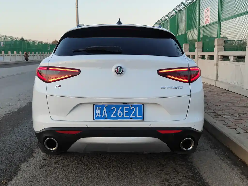Alfa Romeo Stelvio — фото 6
