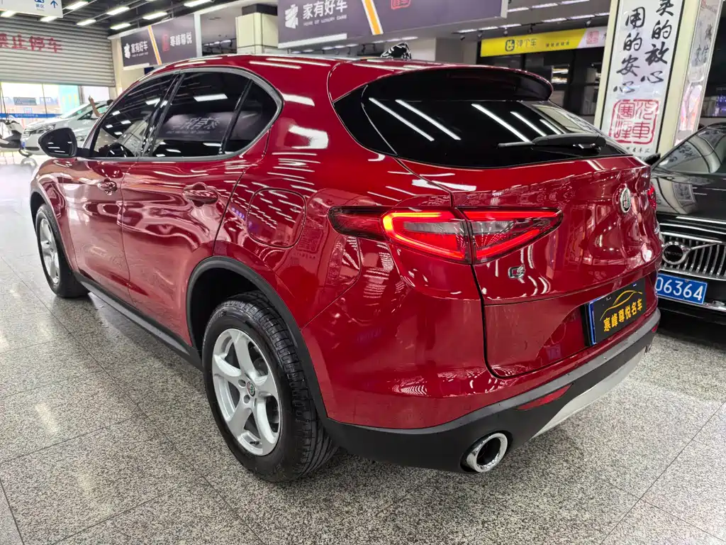 Alfa Romeo Stelvio — фото 4