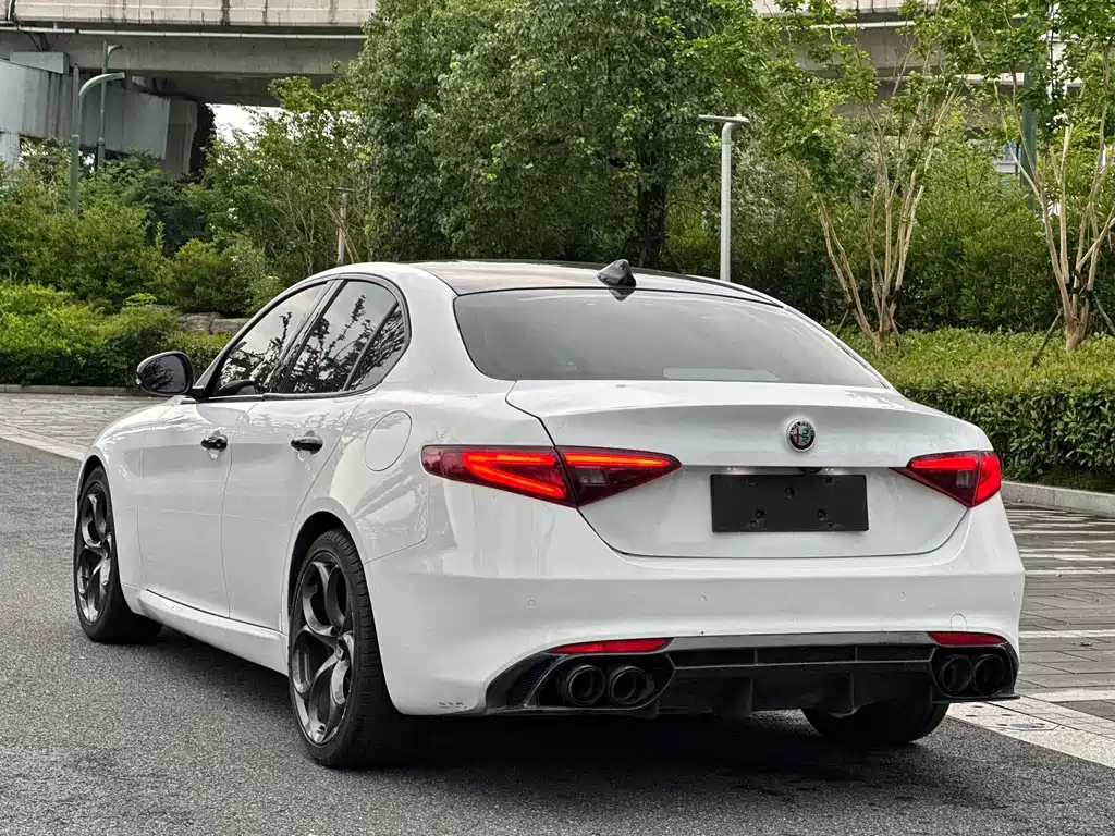 Alfa Romeo Giulia — фото 4