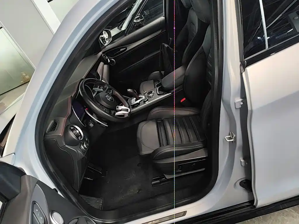Alfa Romeo Stelvio — фото 15