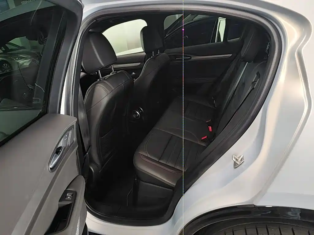 Alfa Romeo Stelvio — фото 17