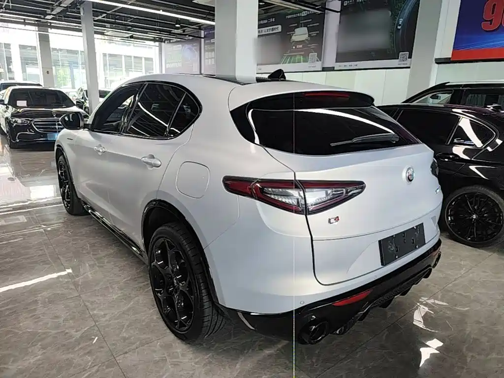Alfa Romeo Stelvio — фото 5