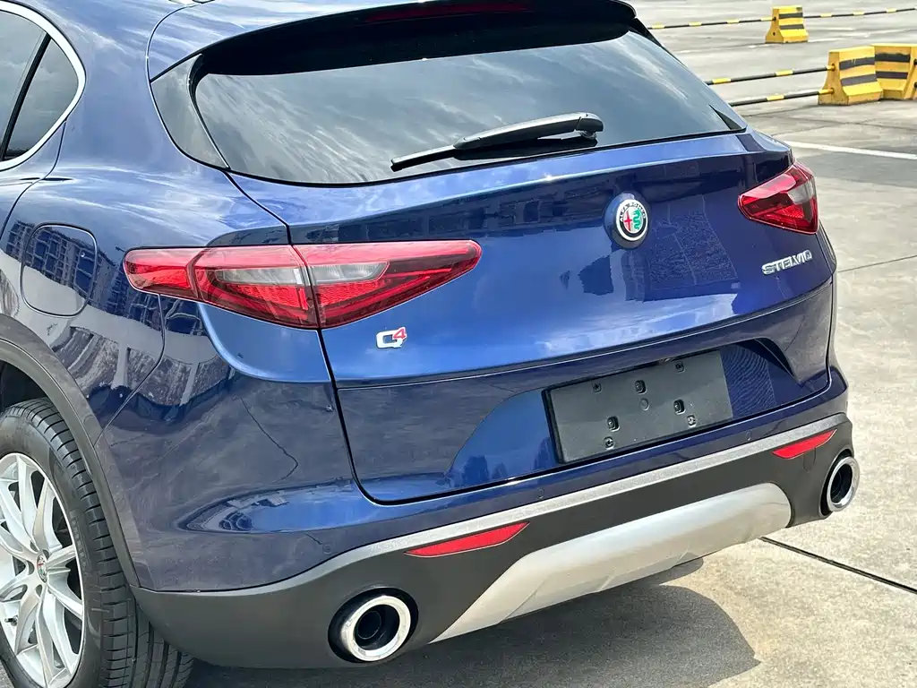 Alfa Romeo Stelvio — фото 11