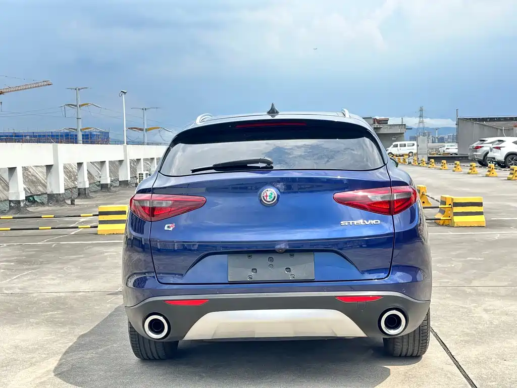Alfa Romeo Stelvio — фото 8