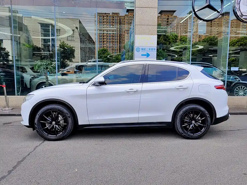 Alfa Romeo Stelvio — фото 3