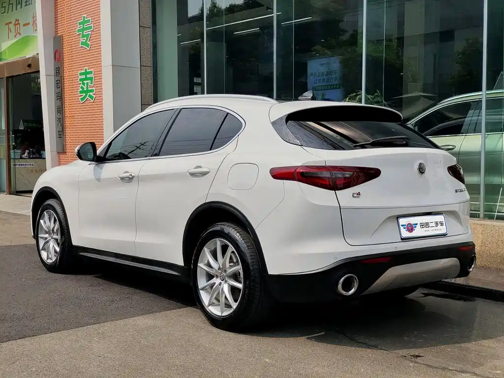 Alfa Romeo Stelvio — фото 4