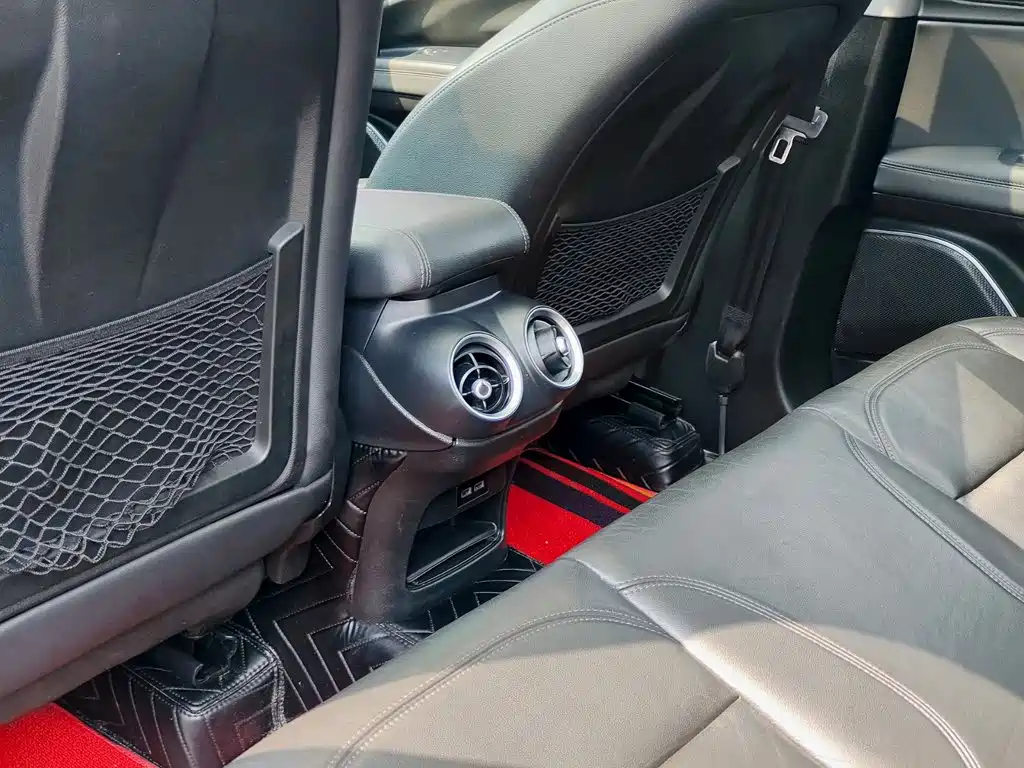 Alfa Romeo Stelvio — фото 9