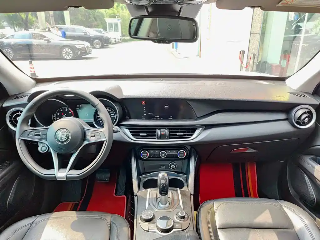 Alfa Romeo Stelvio — фото 10