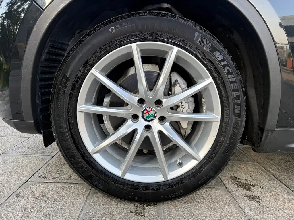 Alfa Romeo Stelvio — фото 14