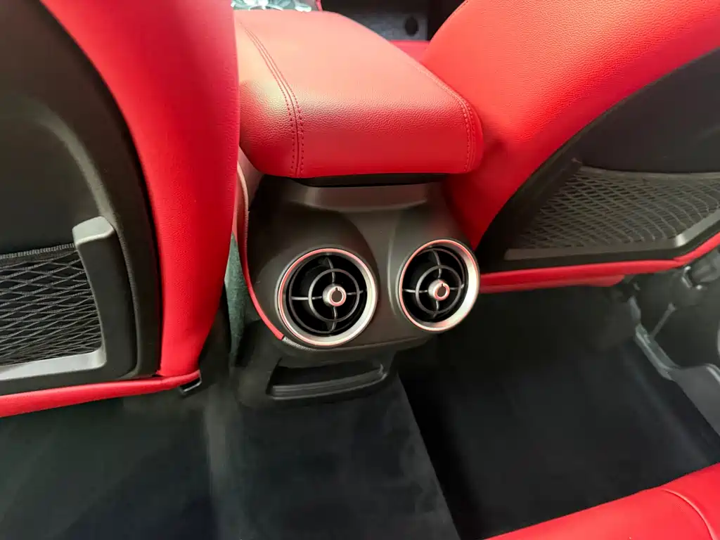 Alfa Romeo Stelvio — фото 32