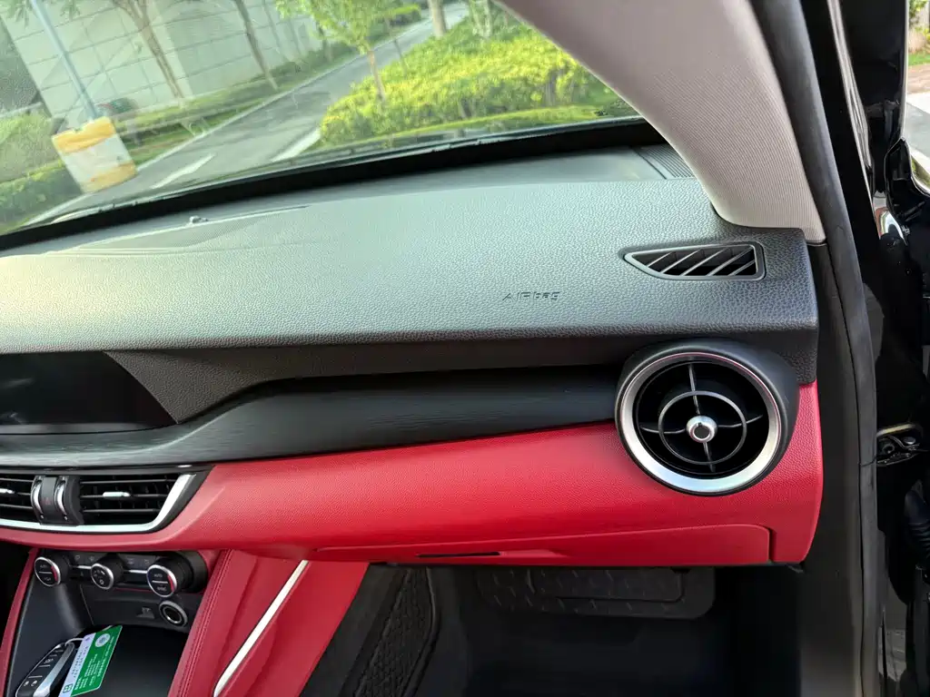 Alfa Romeo Stelvio — фото 44
