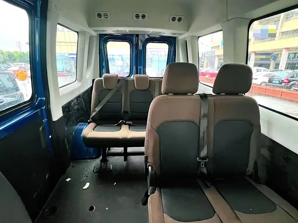 IVECO Ousheng — фото 3