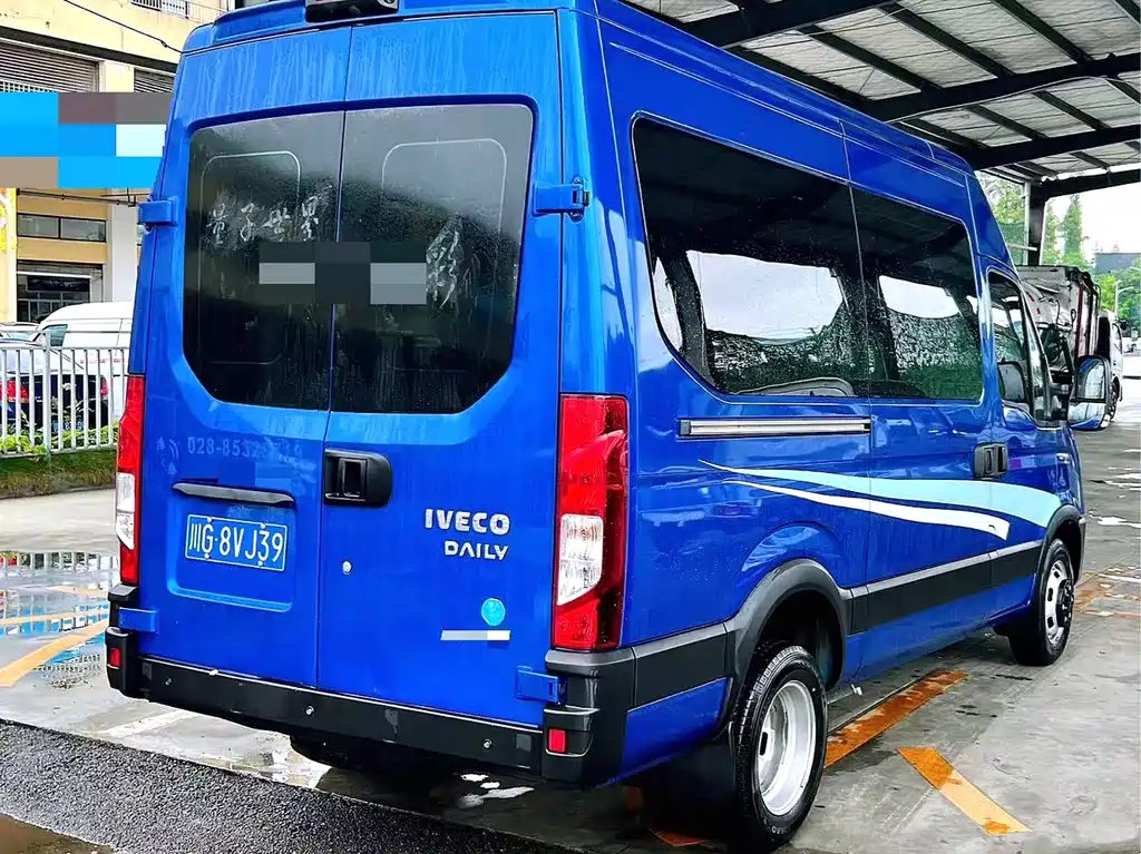 IVECO Ousheng — фото 7