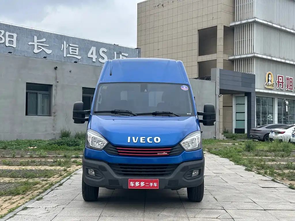 IVECO Ousheng — фото 2