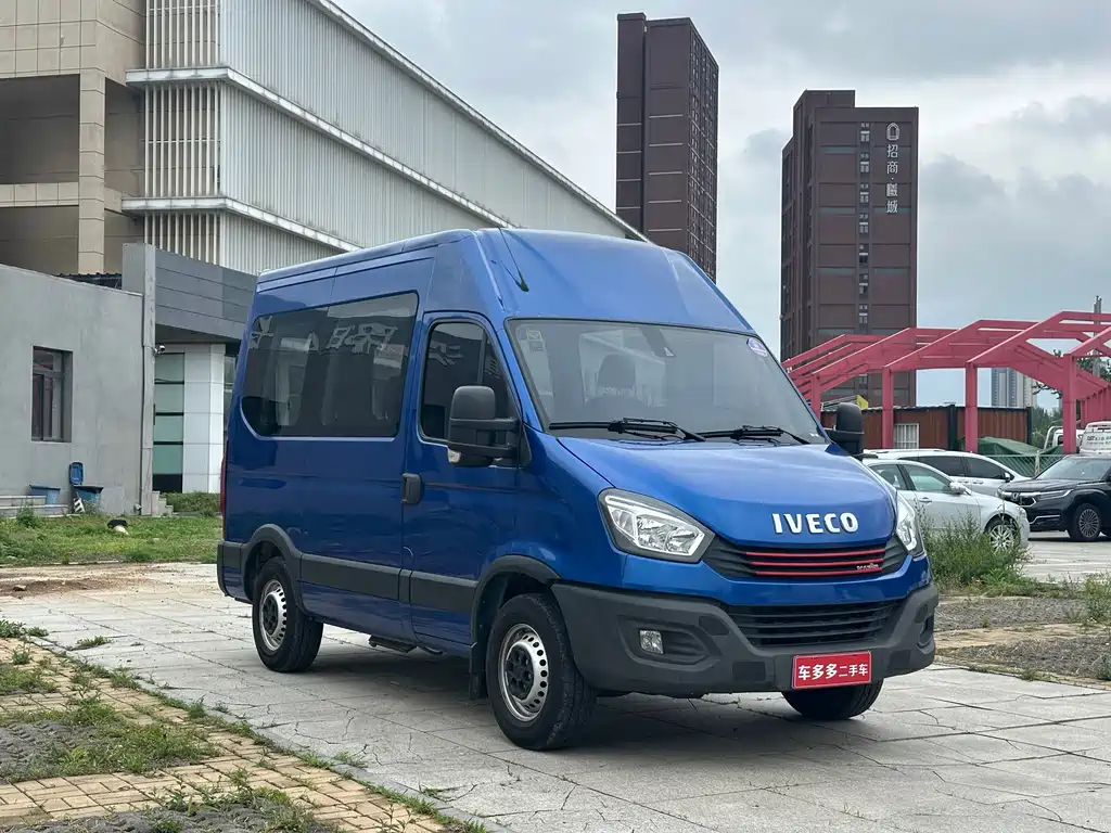 IVECO Ousheng — фото 3