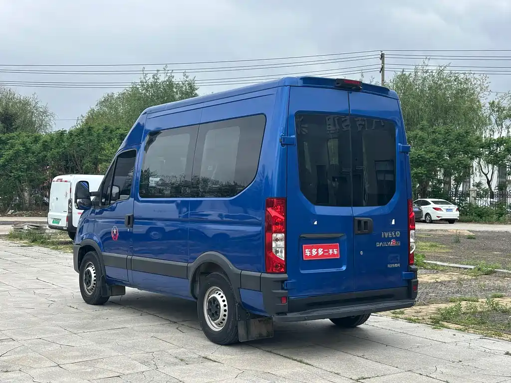 IVECO Ousheng — фото 7
