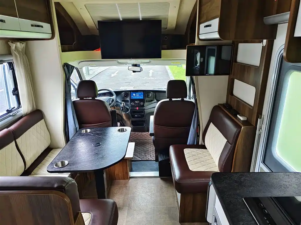 IVECO Ousheng — фото 10