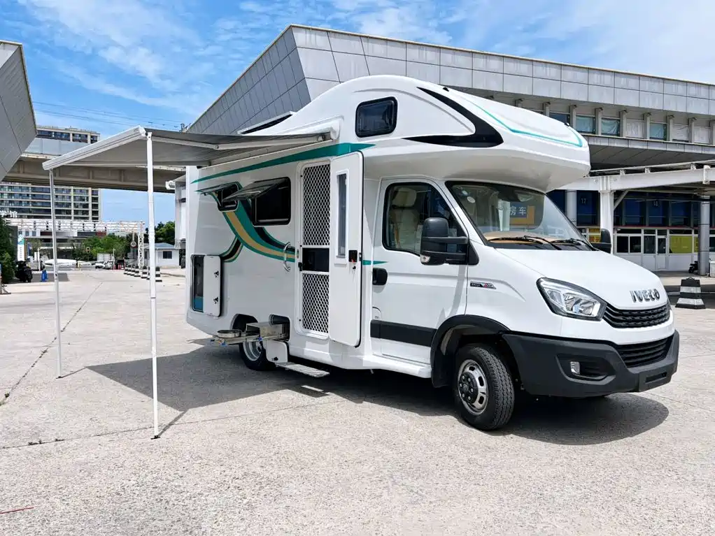 IVECO Ousheng — фото 2