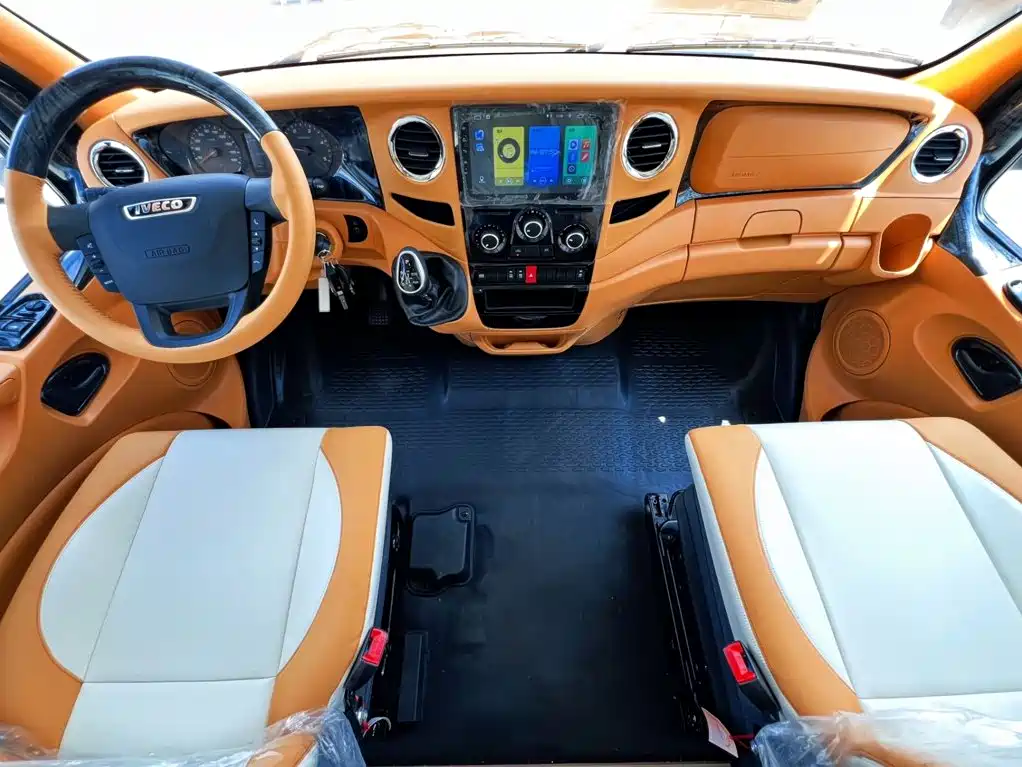IVECO Ousheng — фото 10