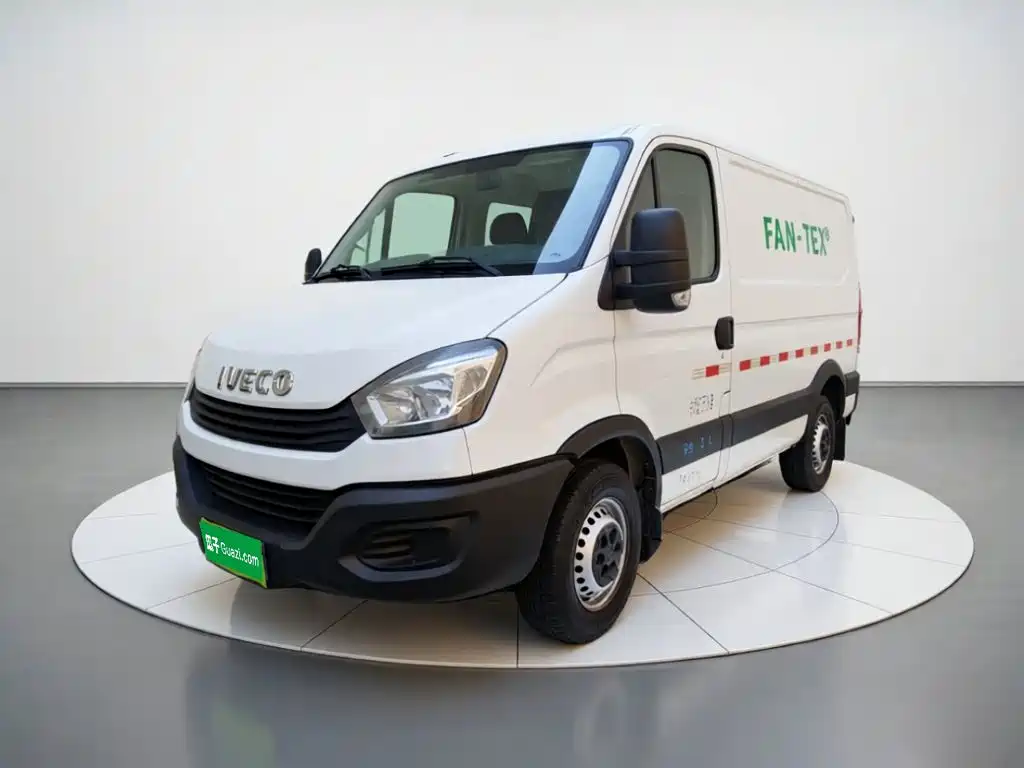 IVECO Ousheng — фото 2