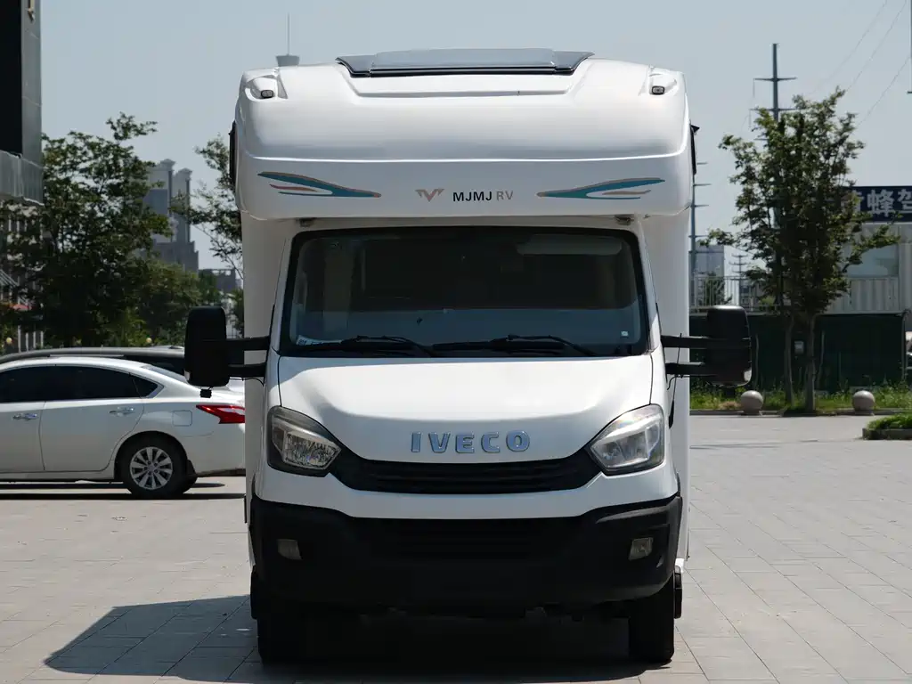 IVECO Ousheng — фото 3