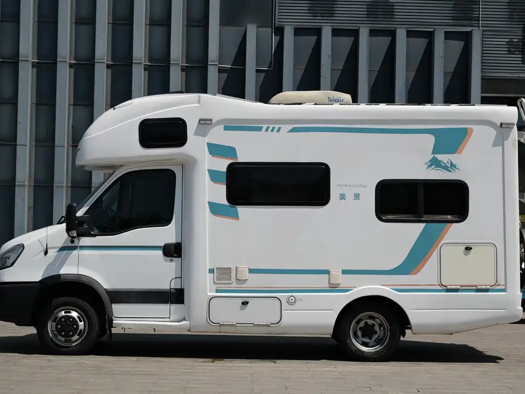 IVECO Ousheng — фото 4