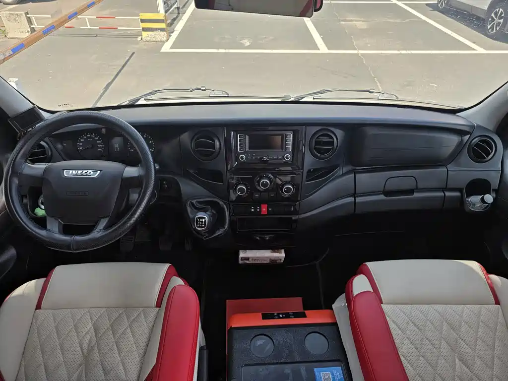 IVECO Ousheng — фото 11