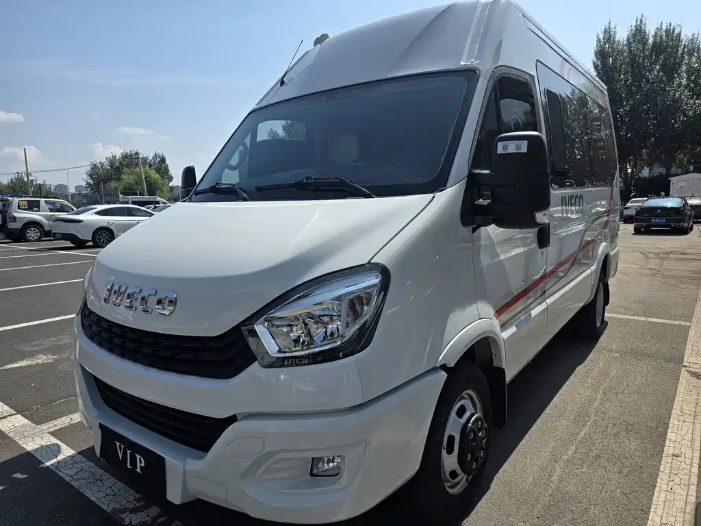 IVECO Ousheng — фото 9