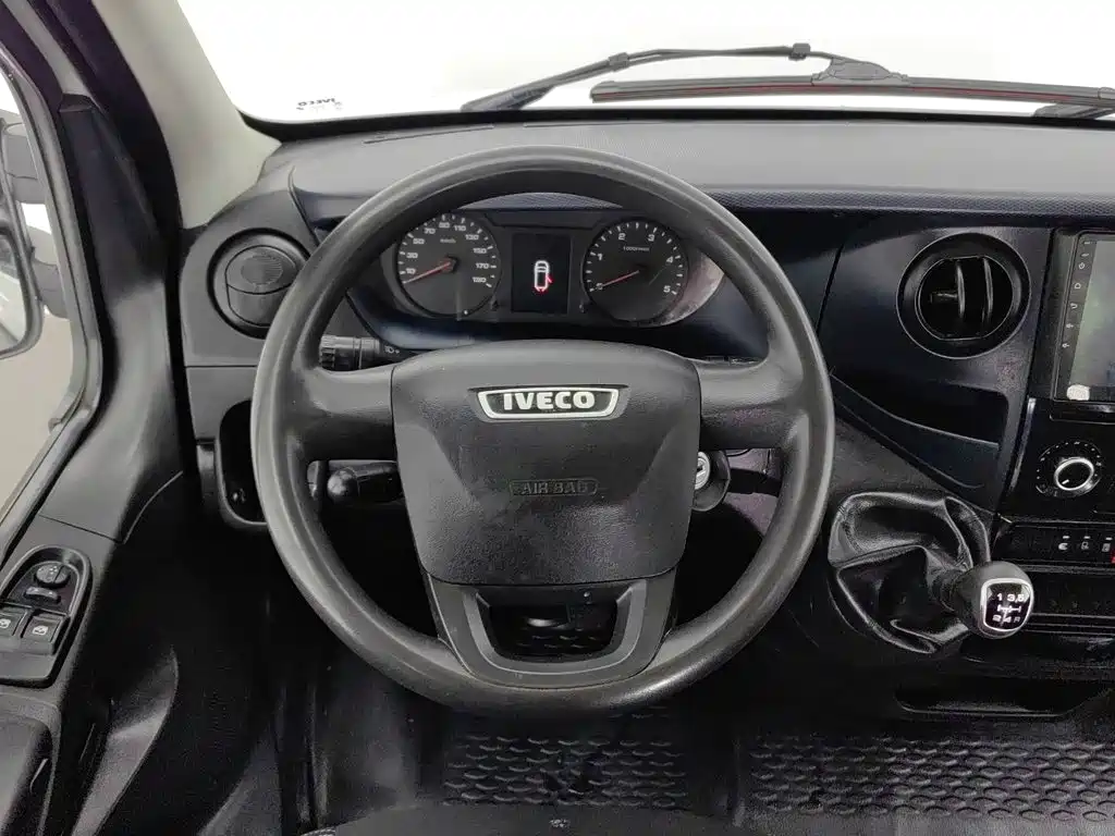 IVECO Ousheng — фото 11