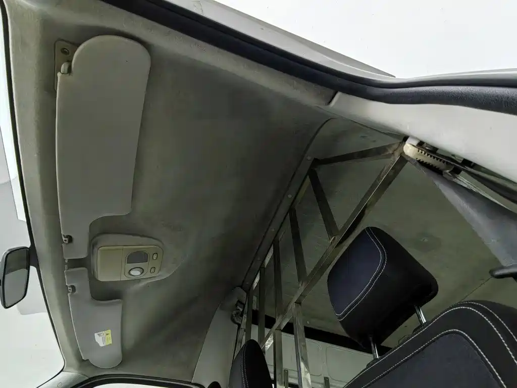 IVECO Ousheng — фото 14
