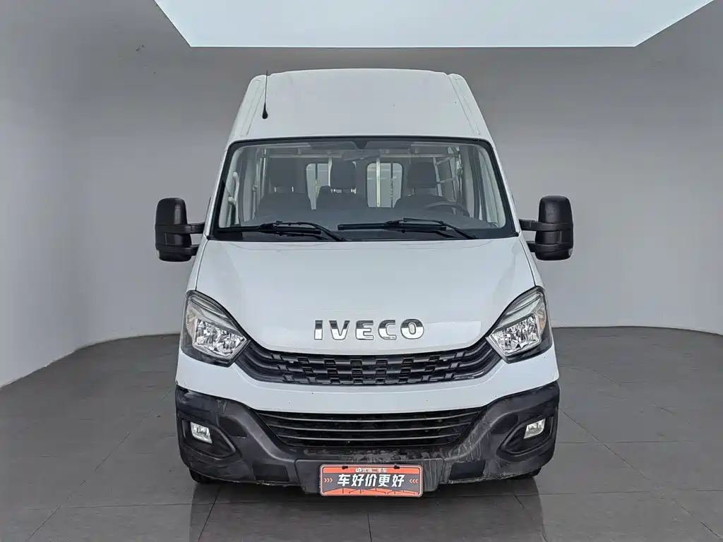 IVECO Ousheng — фото 3