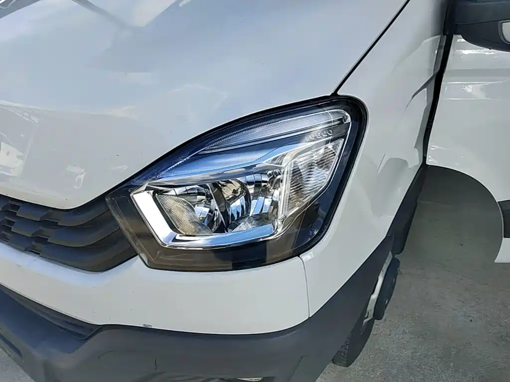 IVECO Ousheng — фото 19