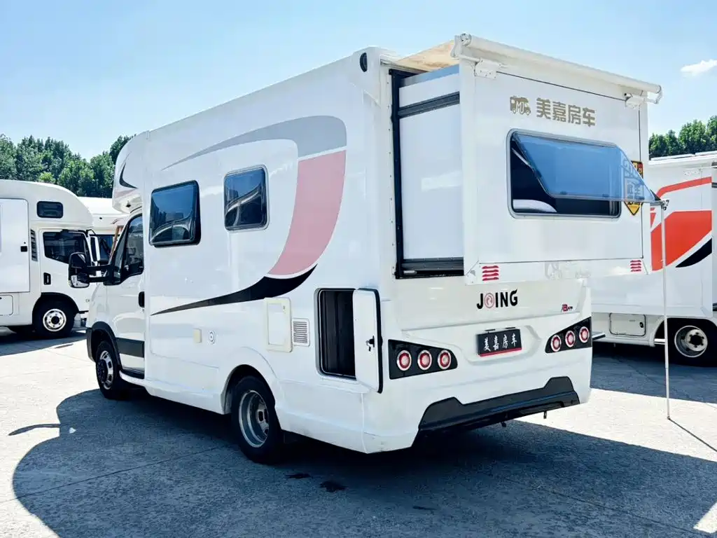 IVECO Ousheng — фото 3