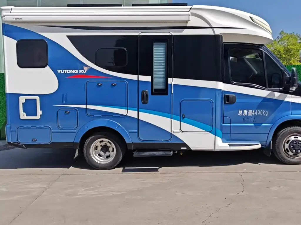IVECO Ousheng — фото 11