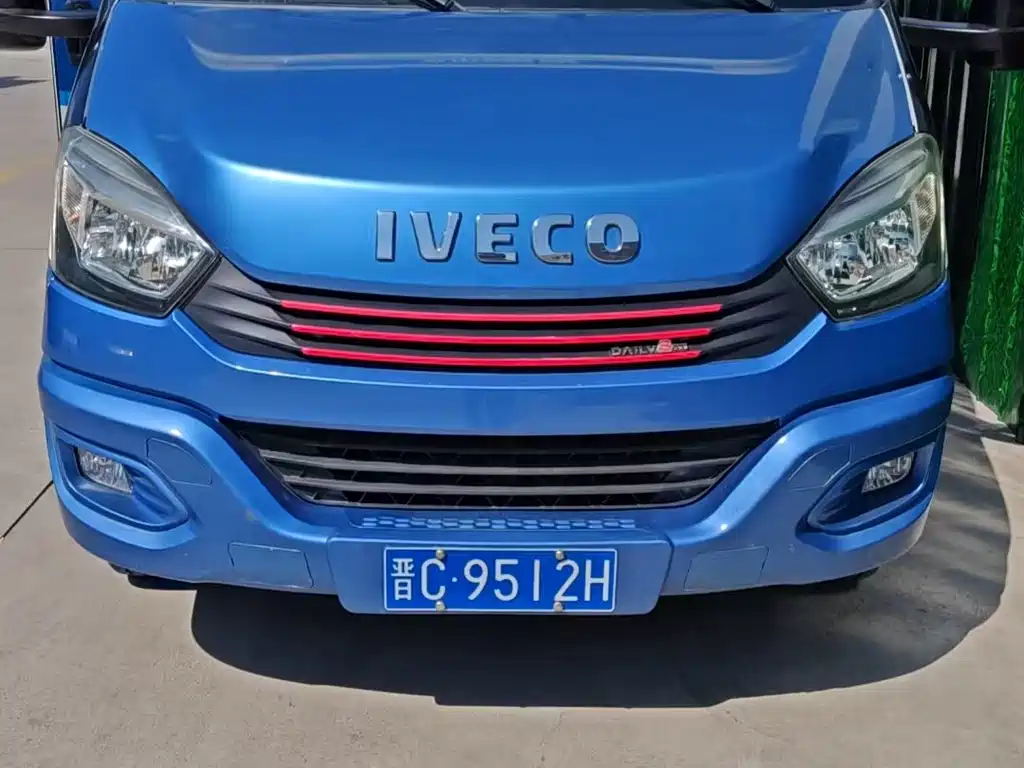 IVECO Ousheng — фото 3