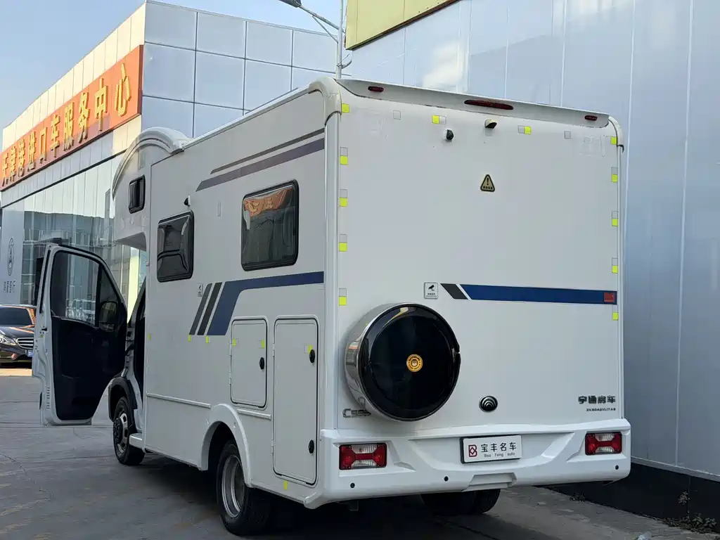 IVECO Ousheng — фото 3