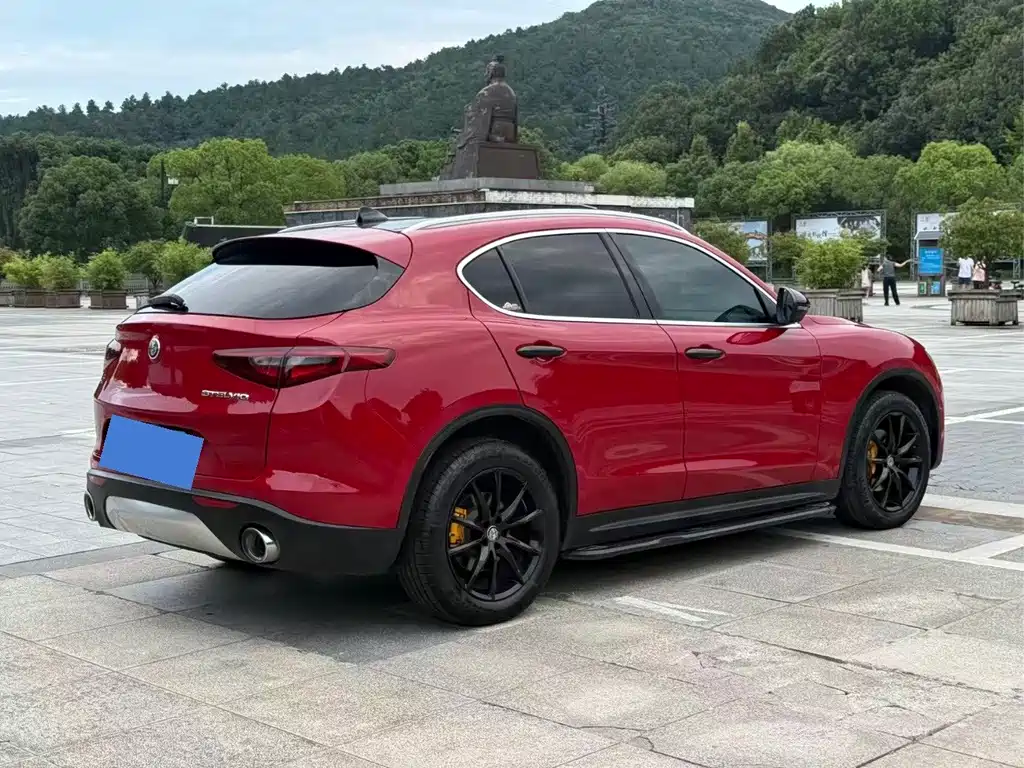 Alfa Romeo Stelvio — фото 4