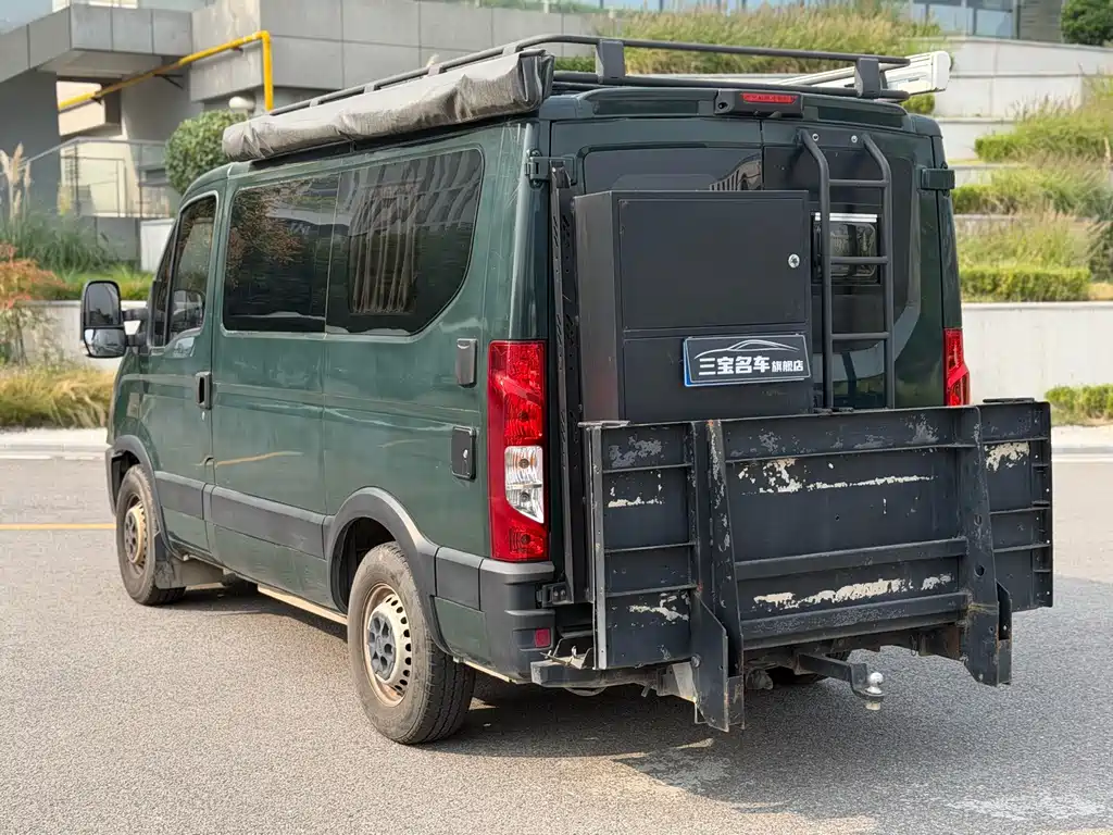 IVECO Ousheng — фото 4